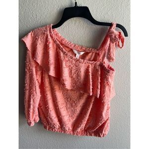 ❤️LC Lauren Conrad Cold Shoulder Cropped Shirt